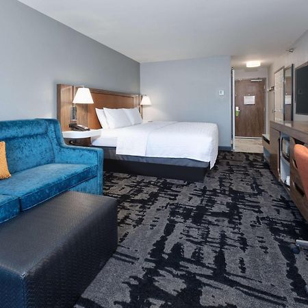Hampton Inn Норфолк Экстерьер фото