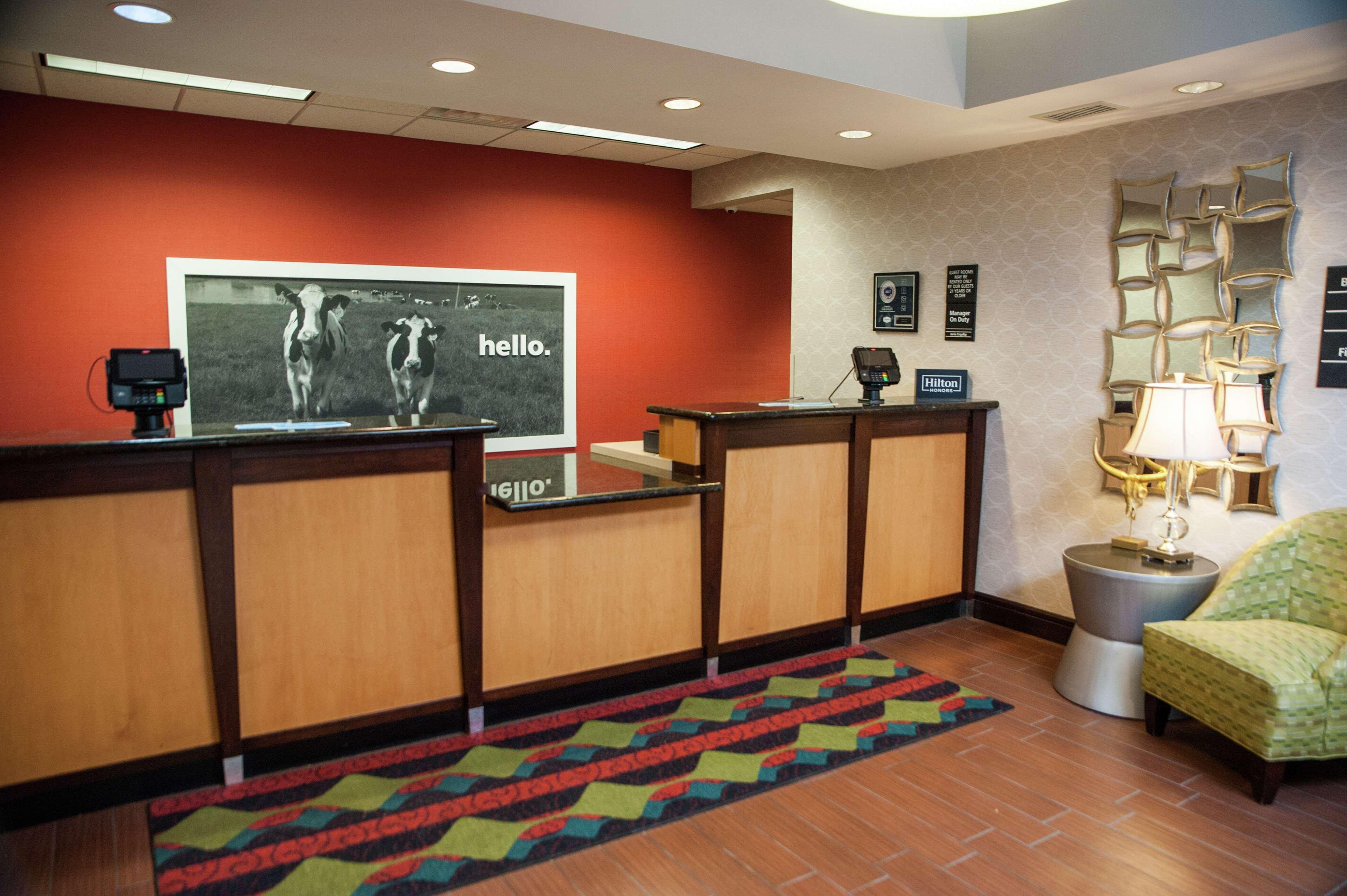 Hampton Inn Норфолк Экстерьер фото