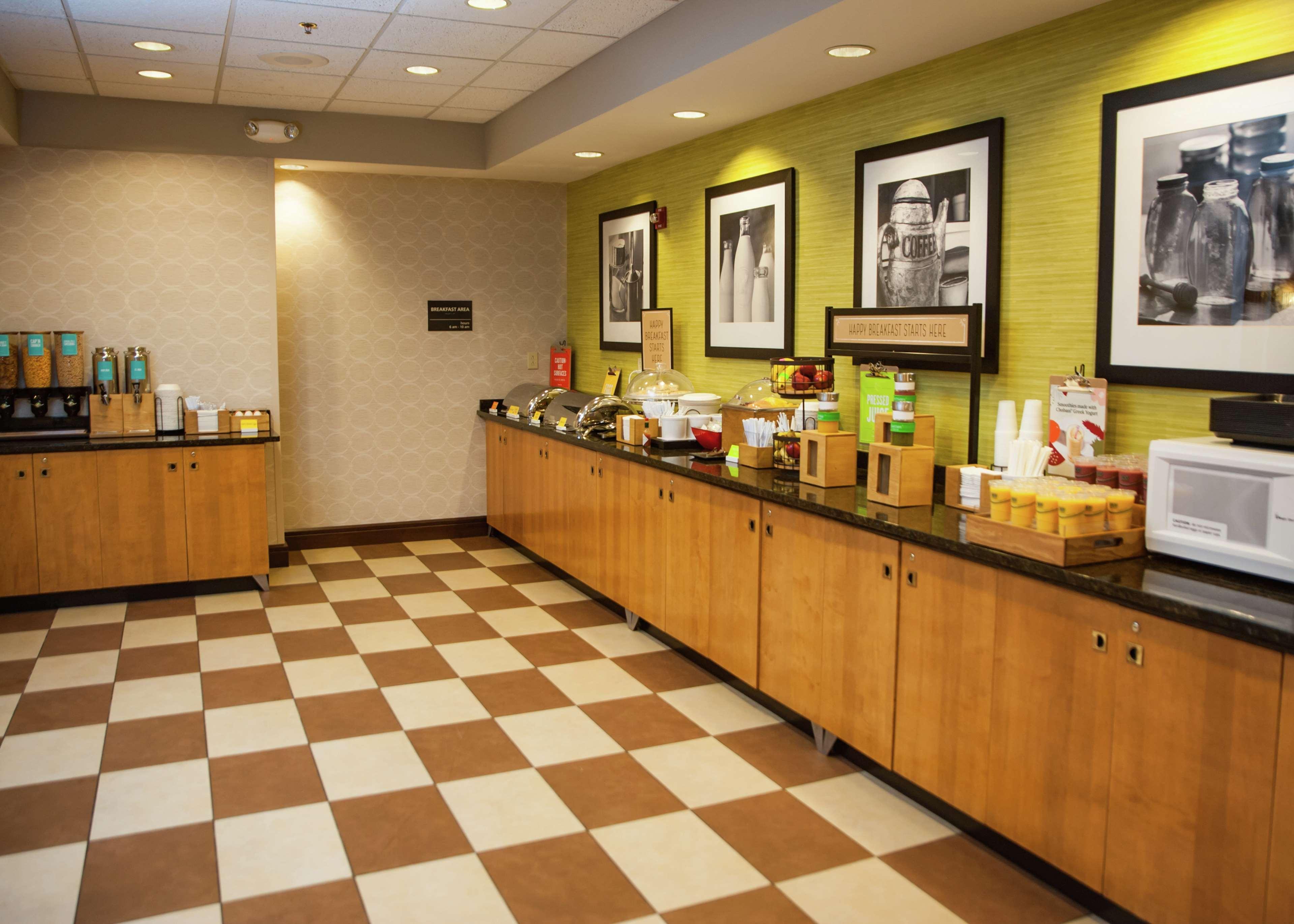 Hampton Inn Норфолк Экстерьер фото