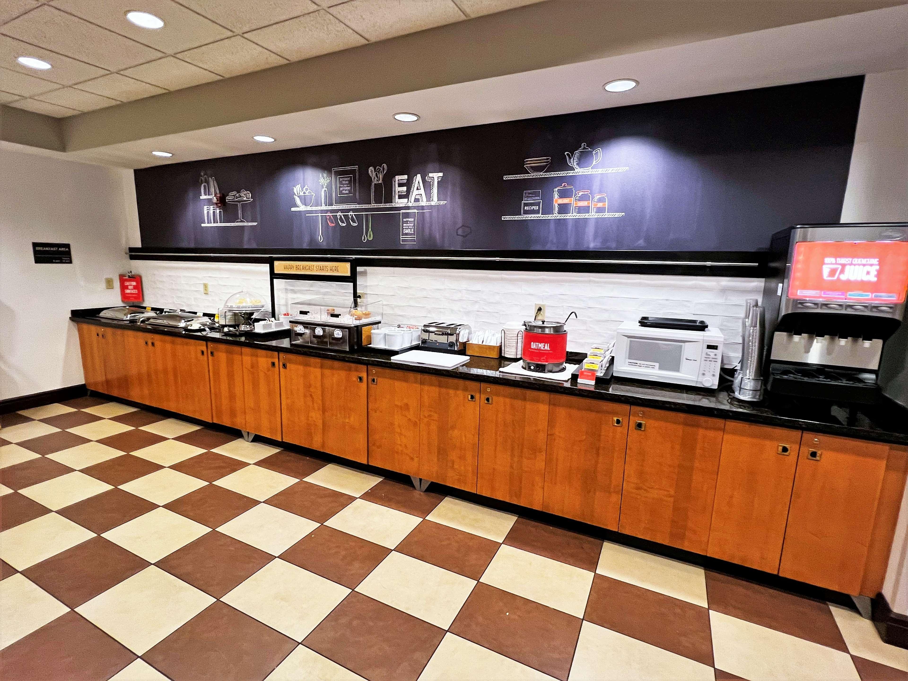 Hampton Inn Норфолк Экстерьер фото