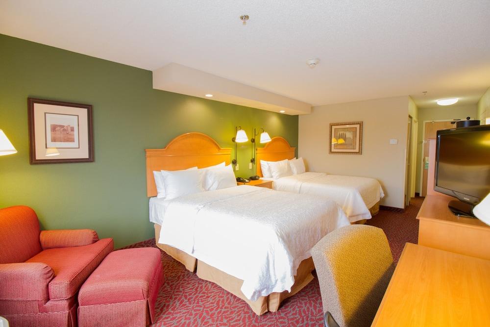 Hampton Inn Норфолк Экстерьер фото
