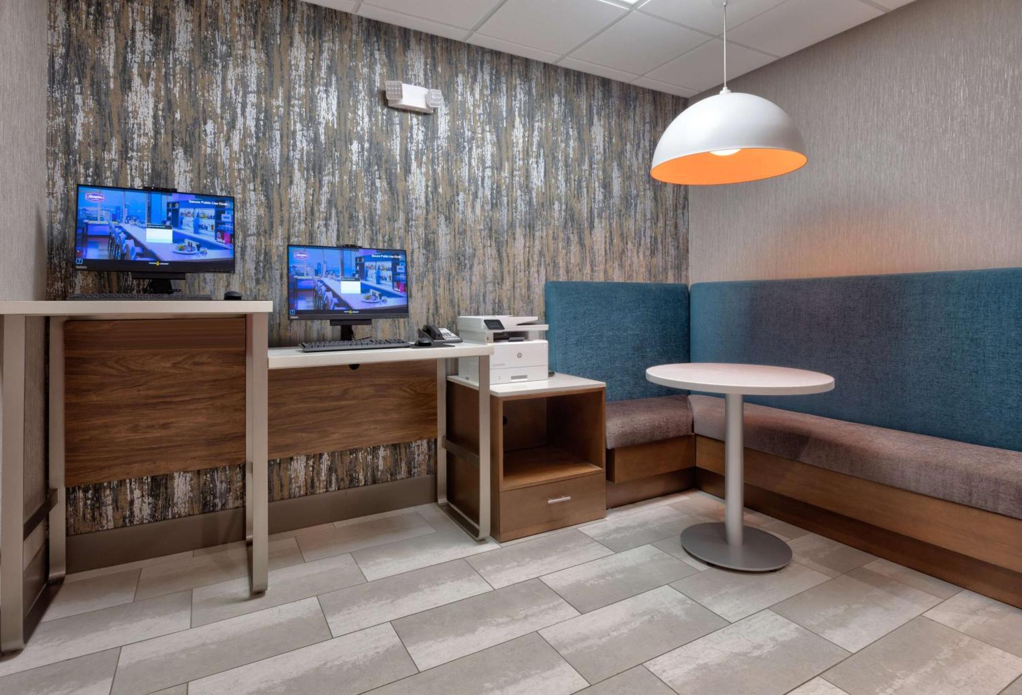 Hampton Inn Норфолк Экстерьер фото